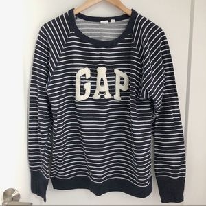 Classic Gap Pullover - L